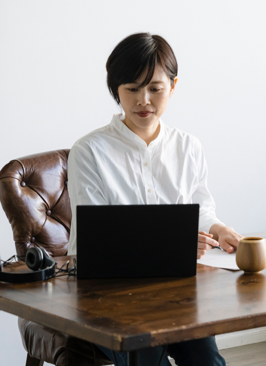 作業するスモールビジネスのオーナー